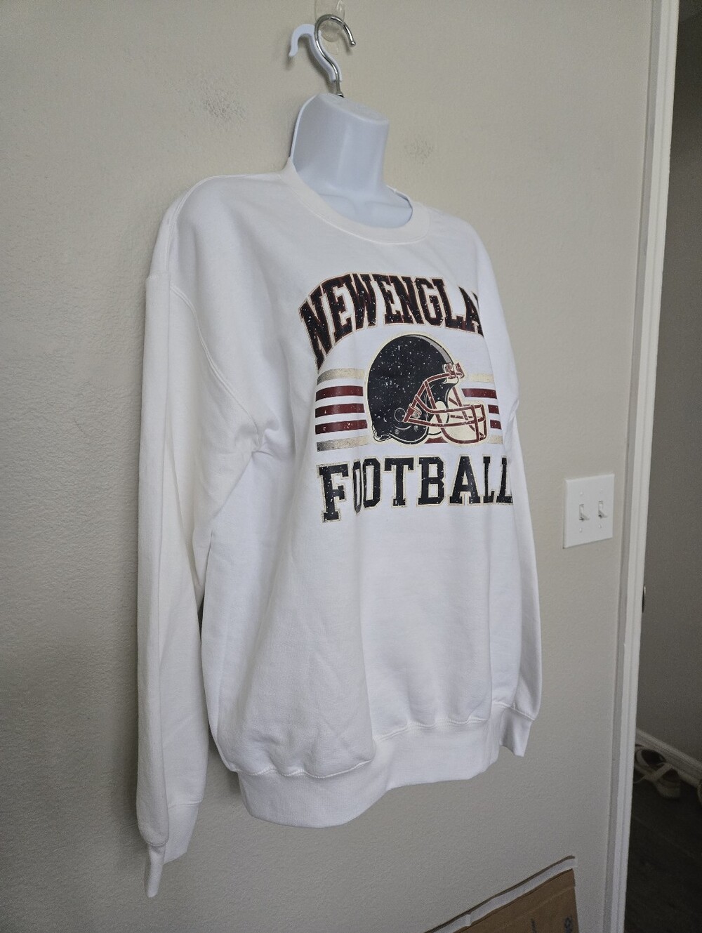 Gildan New England Football White Fleece Pullover Sweater Medium Unisex - Picture 2 of 9
